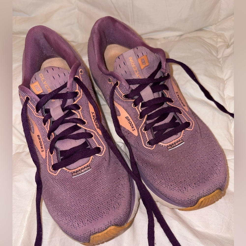 Women's Brooks Glycerin 18 running shoes in purple size 7.5
